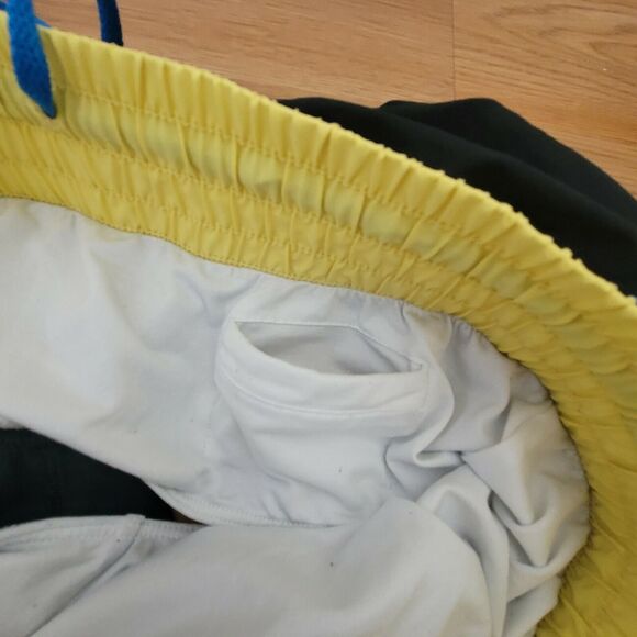 CLEARANCE!!!💥 Under Armour Womens Size S/M Activewear Shorts - Picture 9 of 11